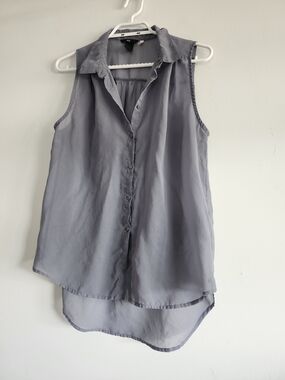 *Bundle 3/$20* H&M Grey Sheer Button-Front Sleeveless Top